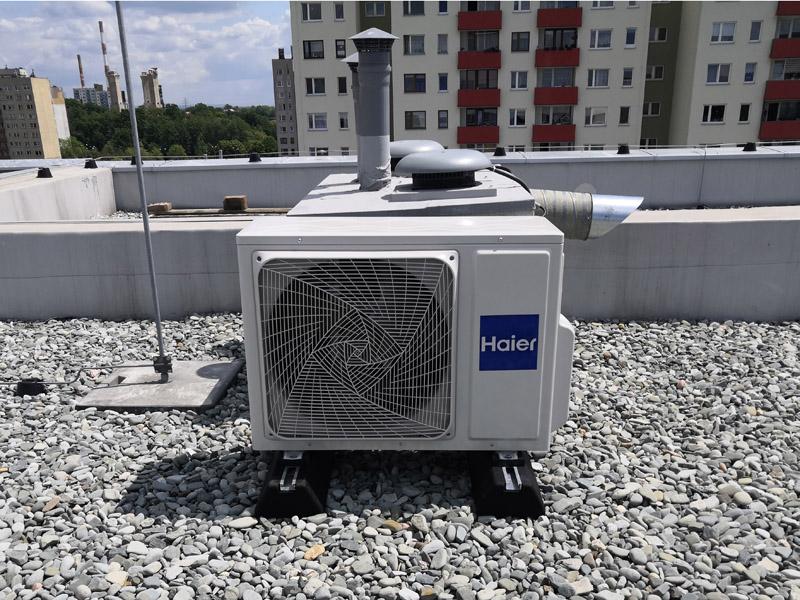 Montaż klimatyzatora zewnętrznego w hali w Wieluniu